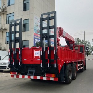 Camion grue lourd Shacman 8x4, grue télescopique de 25 tonnes, grue à flèche droite de 20 tonnes avec rampes arrière - Product Image 3