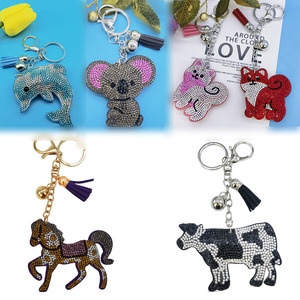 พวงกุญแจรูปหมวกคาวบอยประดับคริสตัลวิบวับน่ารักสไตล์ตะวันตก พร้อมพู่ห้อย - Product Image 2