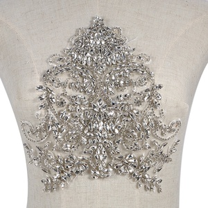 Nuova <span class=keywords><strong>collezione</strong></span> di fashional rhinestone e del cristallo di cerimonia nuziale di applique del vestito <span class=keywords><strong>motivi</strong></span> RM402 - Product Image 2