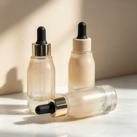 Flacon compte-gouttes carré personnalisé de 30 ml en verre dépoli avec gravure, fond épais, pour huiles essentielles et sérums, idéal pour l'emballage de produits de soin.