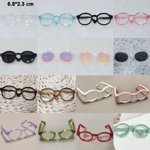 Mini <span class=keywords><strong>poupée</strong></span> mignonne accessoires petites lunettes collier sac à main bavoir épingle à cheveux ornements pour peluche <span class=keywords><strong>maison</strong></span> <span class=keywords><strong>de</strong></span> <span class=keywords><strong>poupée</strong></span> Miniatures - Product Image 5