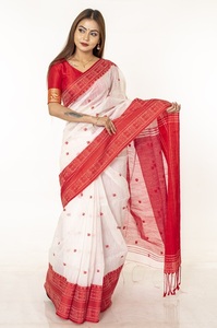 Classic Silk <b>Saree</b> with Ornate <b>Golden</b> Embroidery Premium Traditional Ethnic Clothing for Wedding Functions Religious Festivals - Product Image 2