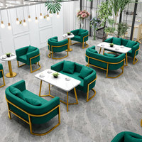 Luxuriöses PU-Tisch-und-Stuhl-Set für Westliche Restaurants, Cafés, Teeläden, Ruhebereiche, Hochwertige Hotellobby, Besprechungsbereiche und Sofas