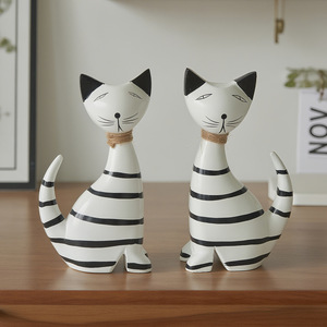 Ensemble de figurines de chat en bois de style minimaliste nordique, design floral noir et blanc, décoration de bureau à domicile - Product Image 3