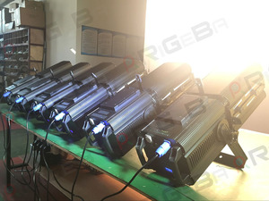 Rigeba Đèn LED Hồ Sơ Thu Phóng Studio 200W RGBW Chất Lượng Cao Cho Studio - Product Image 5