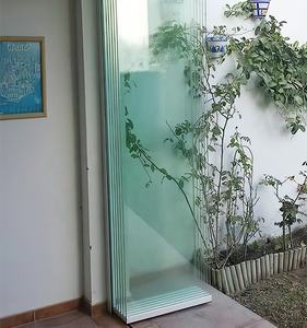 Pérgola de puerta sin marco de entrada de 10mm, accesorios de aluminio, <span class=keywords><strong>precio</strong></span>, sistema de puertas plegables de vidrio, pared de pantalla de partición abatible de rodillo - Product Image 2