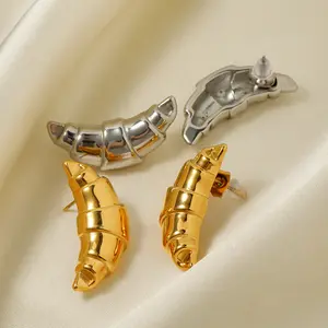 Nuevo estilo Chunky 18K PVD Oro Pendientes de acero inoxidable Textura Simple Cuerno Croissant Stud Pendiente Mujer