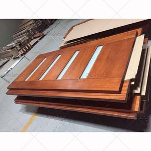 Porte d'entrée moderne en <span class=keywords><strong>bois</strong></span> de cerisier rouge, pivotante, à prix avantageux, avec peinture et teinture - Product Image 2