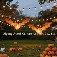 Lanternes de festival colorées en soie sur le thème d'Halloween : chauve-souris, fantôme, araignée, citrouille pour la décoration de jardin, pelouse et fêtes