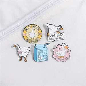 Pin Enamel Angsa Bodoh Bersertifikat, Bros Hewan Kartun Kustom, Lencana Kerah, Perhiasan Logam Lucu, Hadiah untuk Anak-anak dan Teman - Product Image 1