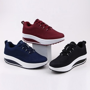 <span class=keywords><strong>Scarpe</strong></span> da <span class=keywords><strong>donna</strong></span> con plateau in maglia leggera traspirante Casual da corsa <span class=keywords><strong>scarpe</strong></span> Casual da <span class=keywords><strong>donna</strong></span> <span class=keywords><strong>scarpe</strong></span> da passeggio stile <span class=keywords><strong>donna</strong></span> - Product Image 6