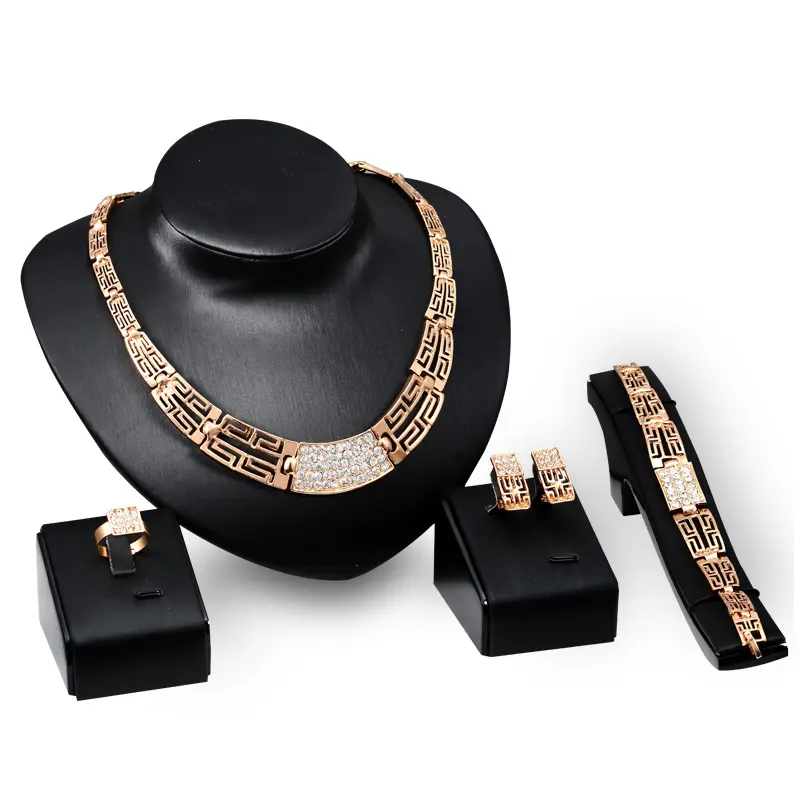 Go Party 4Pcs African Women Fine Jewelry Sets Exquisite Saudi Dubai 18 Karat vergoldet Full Diamond Armband Ring Ohrring Halskette