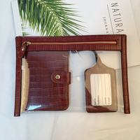 Ensemble cadeau personnalisé 3 en un porte-passeport de voyage en cuir PU étiquette de bagage en cuir de crocodile pochette transparente pour sac à cosmétiques en PVC