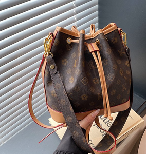 Sac à main bandoulière de luxe pour femme, design classique, style seau, grande capacité, sac à l'épaule tendance pour femme - Product Image 5