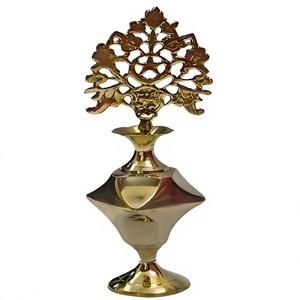 Porta Kajal de Latón Chapado en Oro Estilo Antiguo con Diseño Floral, Objeto Decorativo Moderno para Ramadán, Diwali, Decoración de Mesa para el Hogar, 1 Pieza - Product Image 3