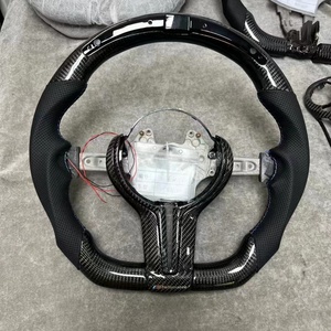 Volante Deportivo J Auto Personalizado en Cuero Negro Perforado con Fibra de Carbono M Sport con LED y Costuras Personalizadas para F10/F30/F31/E92 - Product Image 4