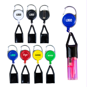 Porte-badge rétractable personnalisé avec logo, clip en plastique, porte-clés rond, style simple automatique, accessoire de rangement, options multicolores - Product Image 1