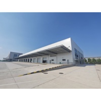 Structure en acier industrielle, bâtiment métallique, entrepôt en acier pour la distribution au détail
