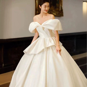 فساتين زفاف أنيقة من الساتان منتفخة على الكتف فستان زفاف الأميرة العروس برباط على الظهر - Product Image 1