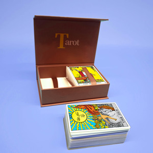 Personalizar crear mi propio diseño clásico astrología oráculos juego de <span class=keywords><strong>cartas</strong></span> en caja magnética Borde de lámina de oro 78 <span class=keywords><strong>cartas</strong></span> de Tarot - Product Image 1