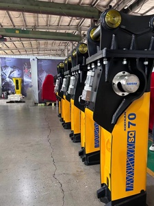 Martillo hidráulico SOOSAN SQ 70 tipo caja con sistema de grasa automático y rompedor de acumulador adecuado para excavadoras con 16-21 toneladas - Product Image 5