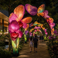 Spectacle de lumière commercial au zoo avec des expositions de lanternes sur le thème de la faune et des expériences interactives pour les visiteurs