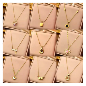 <span class=keywords><strong>Collana</strong></span> <span class=keywords><strong>con</strong></span> ciondolo a forma <span class=keywords><strong>di</strong></span> farfalla <span class=keywords><strong>con</strong></span> trifoglio incrociato 18k in acciaio inossidabile <span class=keywords><strong>collana</strong></span> <span class=keywords><strong>con</strong></span> ciondolo a goccia d'acqua <span class=keywords><strong>con</strong></span> <span class=keywords><strong>fiocco</strong></span> da donna - Product Image 1