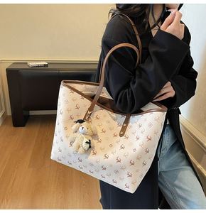 Sac à main imprimé tendance pour femme en cuir PU – Idéal pour les voyages, le shopping et le travail - Product Image 5