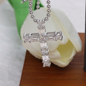 파스텔 쥬얼리 DEF VVS 라운드 & 에메랄드 Moissanite 크로스 펜던트 925 스털링 실버 지원 여성과 남성을위한 사용자 정의 - Product Image 5
