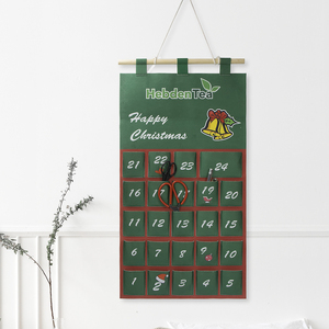 Calendrier de l'Avent en feutre polyester vert de Noël avec chiffres blancs, motifs pingouin et flocon de neige brodés, 25 poches, décoration suspendue - Product Image 2