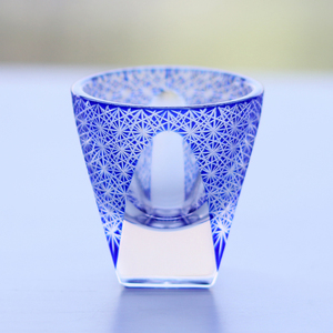 Vaso de Sake Cortado a Mano y Multicolor con Patrón de Crisantemo Edo Kiriko, Vaso de Chupito de 35 ml, Estilo Japonés - Product Image 3