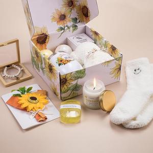 Articles promotionnels d'entreprise les plus vendus : Coffret cadeau de spa et de bain personnalisé parfumé avec porte-œufs pour femmes - Product Image 1