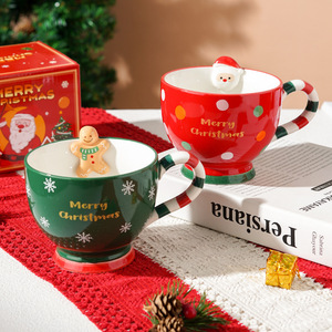 Tazza da Caffè in Ceramica Natalizia con Figurina 3D, Simpatico Babbo Natale e Omino di Pan di Zenzero, Regalo per Feste Natalizie - Product Image 3