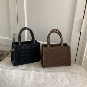 Borsa a Tracolla in PU Opaco con Stampa Leopardata, Nuova Borsa Chic Quadrata Media da Donna 2026, Borsa a Mano di Alta Gamma - Stile Urbano - Product Image 4