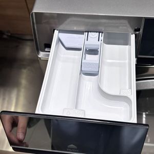 <span class=keywords><strong>Lave</strong></span>-<span class=keywords><strong>linge</strong></span> frontal OEM 12 kg avec tambour intégré. Il est disponible en couleur argent et possède deux modes : lavage et séchage. - Product Image 5