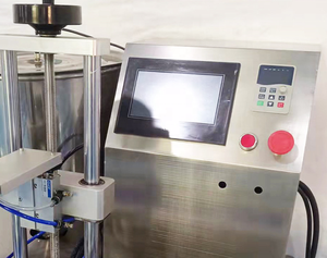 Máquina KOEN Automática para Llenado, Tapado y Etiquetado de Solución de Sorbitol y Agua Purificada - Product Image 4