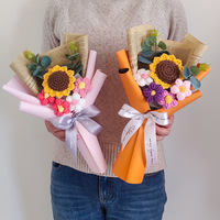 Buket Bunga Matahari Rajutan Kreatif untuk Guru Wanita, Hadiah Bunga Buatan dari Wol