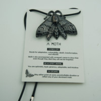 Collier Pendentif Papillon Gothique Noir Ailes Sombres Charme Insecte Victorien Bijou Argenté Effrayant pour Femmes Hommes Cadeau Halloween Gothique