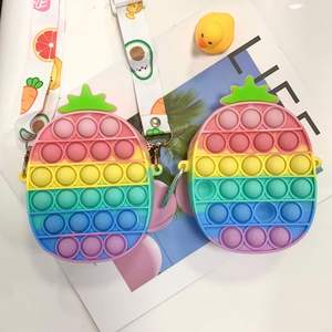 Sac à main portable en silicone en forme de fruit, sac à bandoulière, sac à main, jouet sensoriel, mini sac pour enfants - Product Image 6