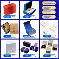 Maßgefertigter, gestanzter, siebbedruckter Cartoon-Pin im Klein Blue Dark Style aus Kunstpapier für Kleidung, Taschen und Accessoires