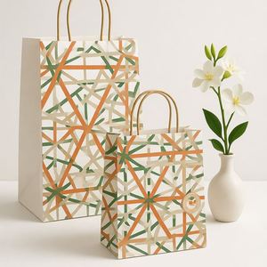 Bolsas de Compra de Papel Negro Resistentes, Personalizables para Empaque de Ropa de Boutique - Product Image 5