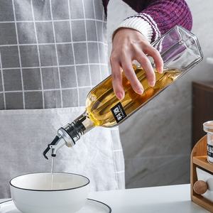 Contenitore per <span class=keywords><strong>olio</strong></span> <span class=keywords><strong>d</strong></span>'<span class=keywords><strong>oliva</strong></span> quadrato in vetro trasparente prodotto in fabbrica - Product Image 2