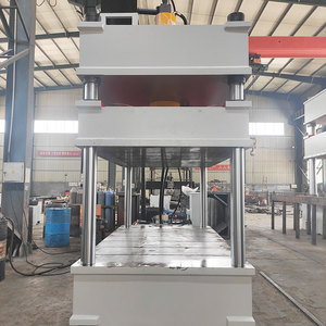 Presse hydraulique servo de 160 tonnes à quatre colonnes à vitesse rapide avec trois faisceaux moyeu de roue de châssis automobile formant des applications de forgeage - Product Image 4