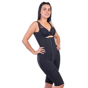 ชุดกระชับสัดส่วนแบบยาวถึงเข่า ยี่ห้อ FLEXY Fajas Colombianas ผลิตจากผ้าบีบอัด ช่วยกระชับหน้าท้อง พร้อมตะขอปรับระดับได้ที่ไหล่ - Product Image 1