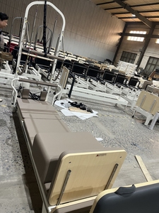 Custom High Quality <b>Pilates</b> <b>Equipment</b> Metal Aluminum Alloy <b>Pilates</b> Reformer With Tower for Gym - Product Image 3