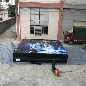 แผ่นรองรับการกระโดดแบบเป่าลมสำหรับสวนสนุกแอคชั่นพาร์ค ฟรีฟอลล์ แลนเดอร์ โฟมพิท พร้อมเสาเป่าลมสี่เหลี่ยมสำหรับแทรมโพลีนพาร์ค - Product Image 1