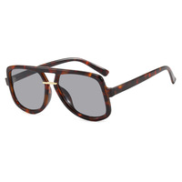 Lunettes de soleil pilote carrées rétro de luxe 2026 pour femme, double pont, grande monture, barre métallique décorative, style intemporel vintage