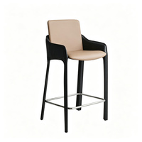 Tabouret de bar minimaliste italien avec dossier, tabouret de comptoir moderne et simple pour la maison, tabouret de bar haut en cuir de cheval