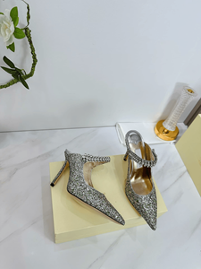 Escarpins Jimmy tendance avec chaîne de diamants et décoration de bracelet, talons aiguilles ajustés, dessus orné de diamants étincelants - Product Image 3