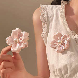 Horquilla para el Cabello con Flores de Cerezo Rosa Dulce y Perlas, Broche Floral Bonito, Accesorio para el Cabello - Product Image 2